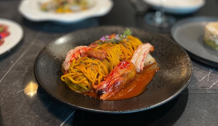 Signature handmade tagliolini with carabinero prawns at Involtini. (© Takki/Involtini)
