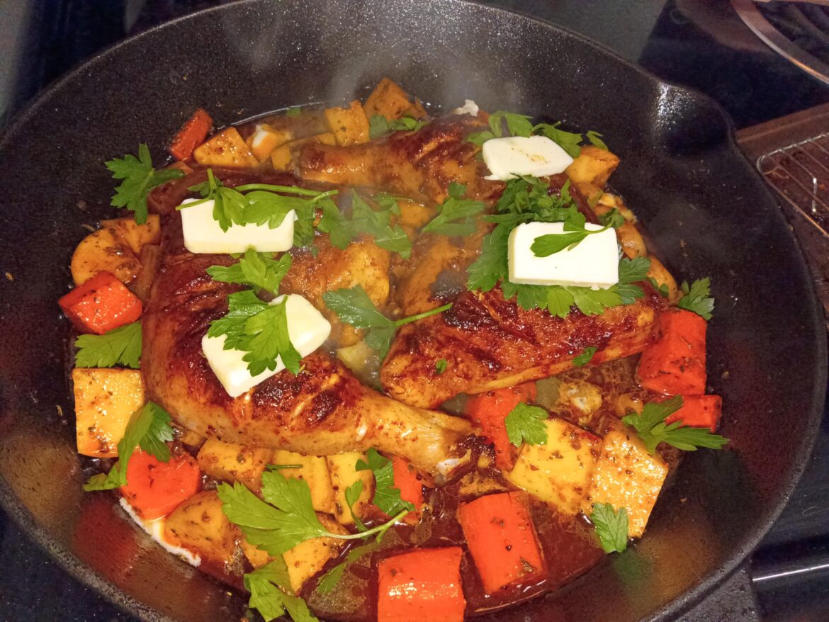 Roasting some chicken legs with taters and carrot