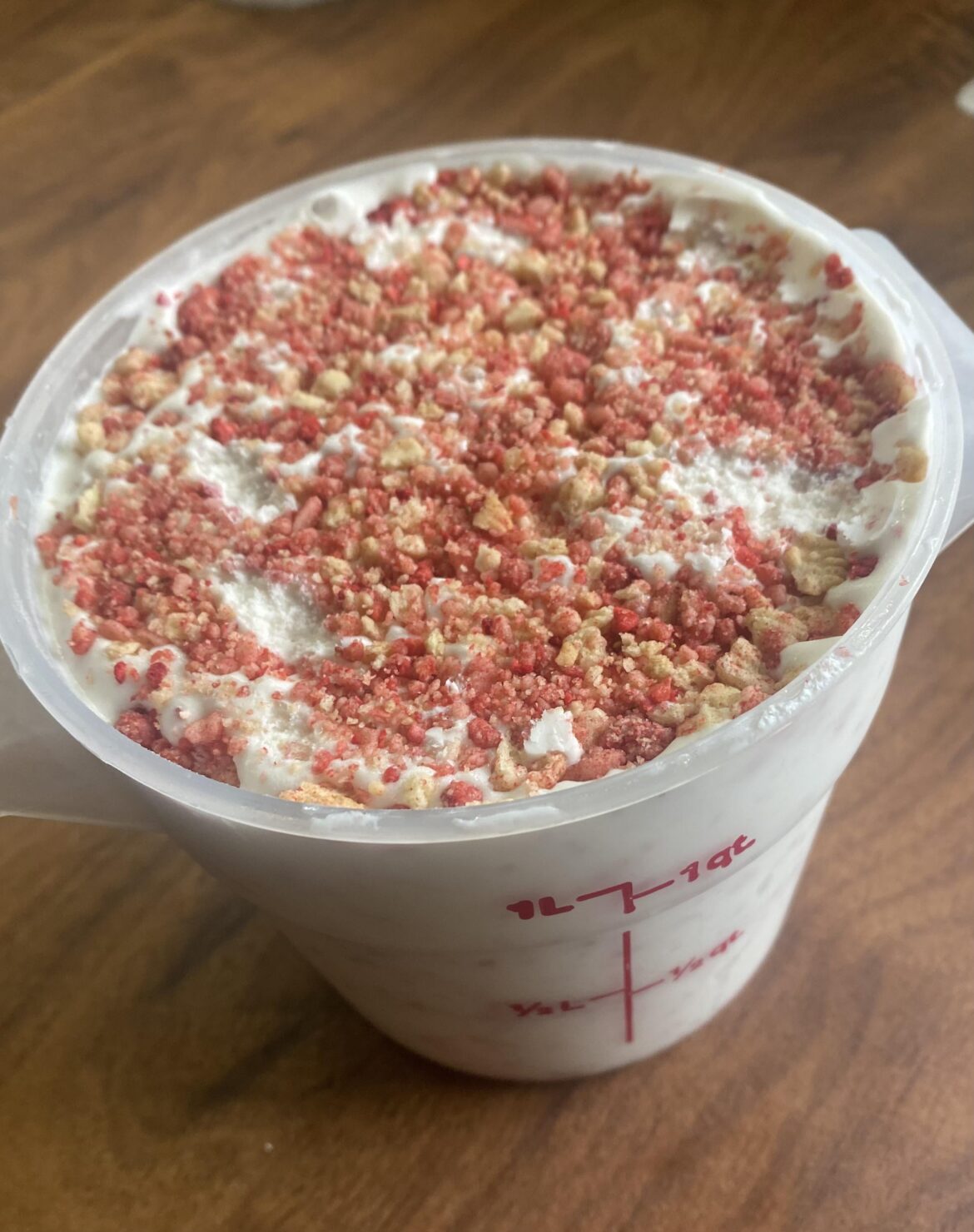 Strawberry shortcake crunch ice cream