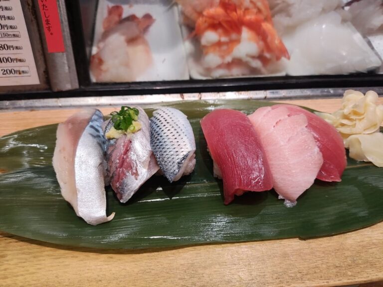 Standing sushi chain restaurant in Akihabara (Uogashi Nihonichi ...