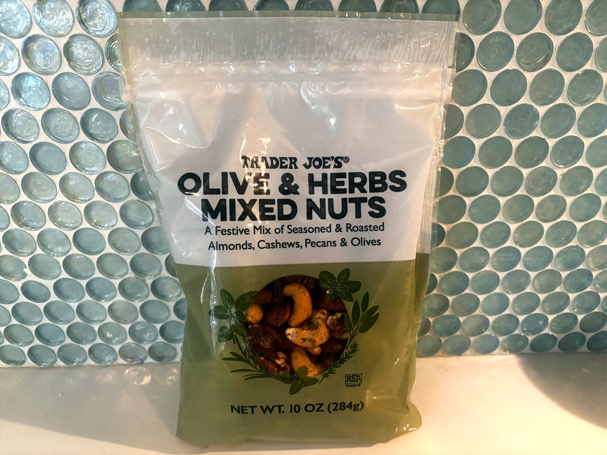 Trader Joe's olive and herbs mixed nuts