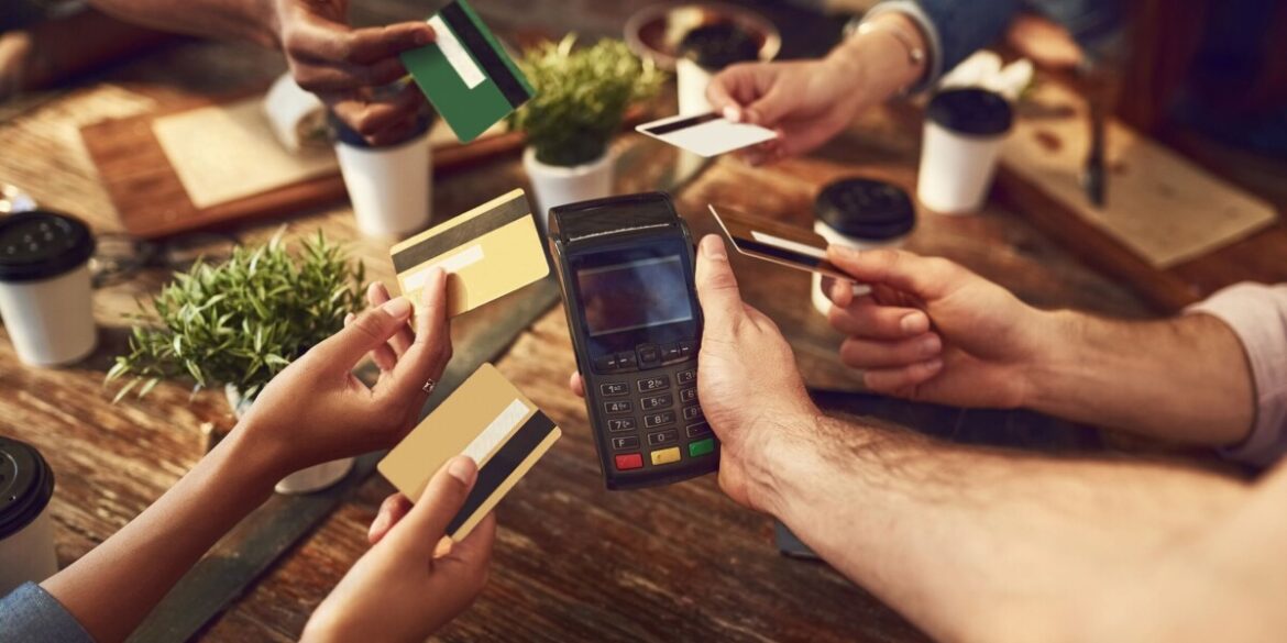 Understanding French lunch etiquette: Rules for splitting the bill