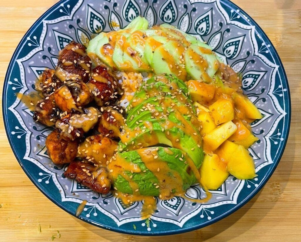 my all time favourite soy sauce glazed salmon bowl when I'm broke and in rush lol