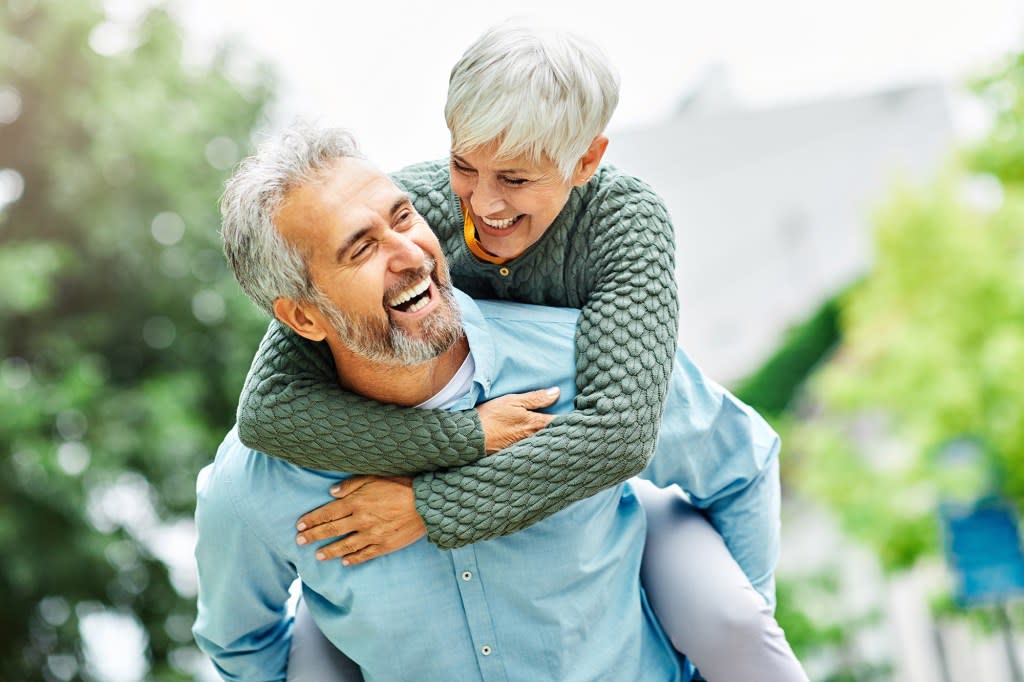 Men who drank one or two glasses of wine per day as part of a Mediterranean diet showed slower signs of aging. Lumos sp – stock.adobe.com