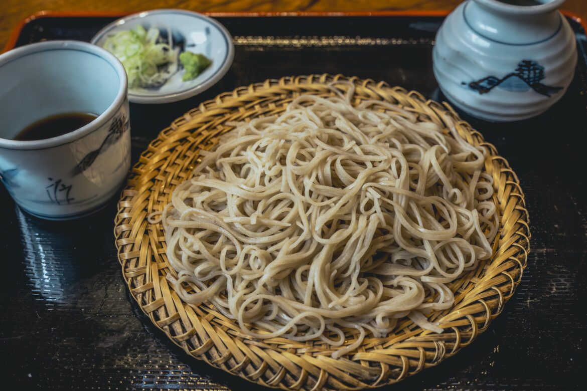 [I Ate] Traditional Japanese Zaru Soba (Chilled Buckwheat Noodles) on a Bamboo Sieve.