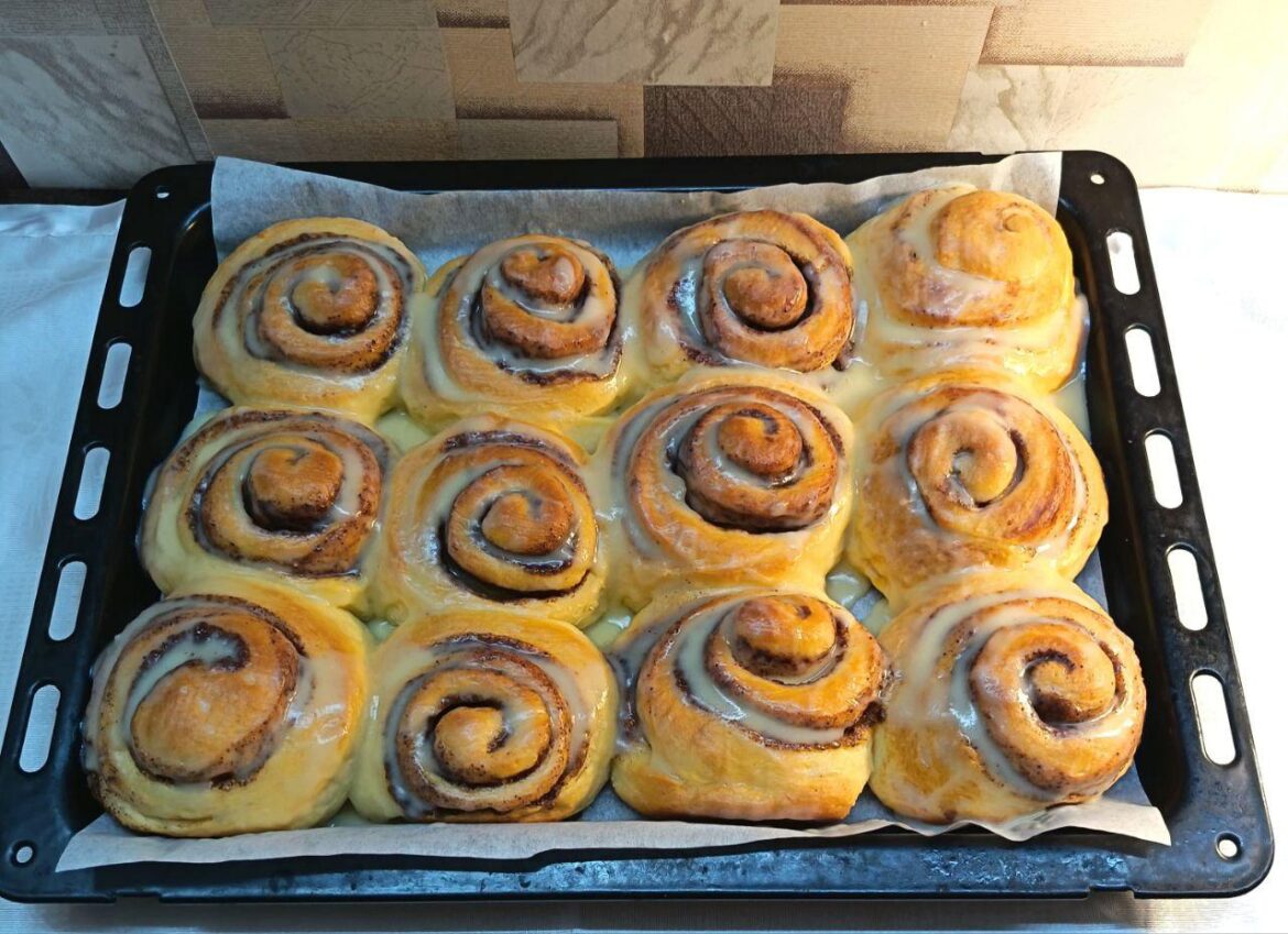 Fresh out of the oven: Homemade cinnamon rolls