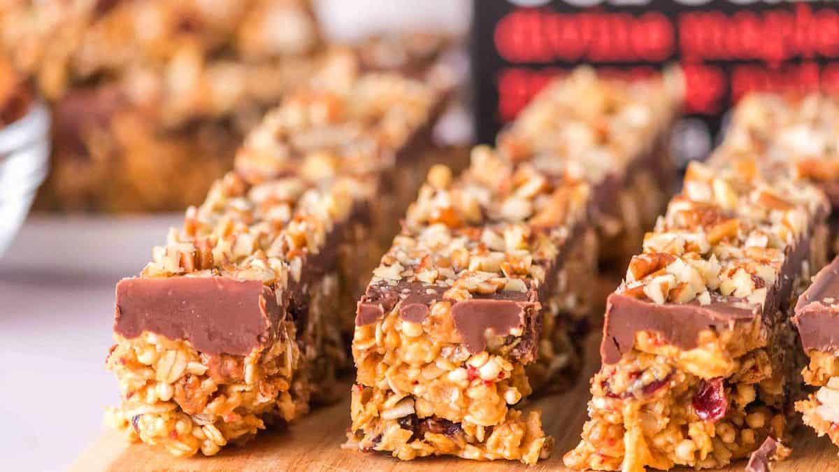 A few pieces of no bake granola bars. 