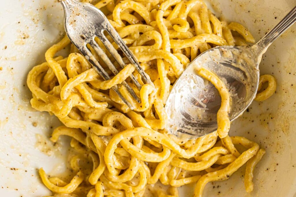 Birds eye view of Tonnarelli Cacio e Pepe at Piatto Romano in Rome