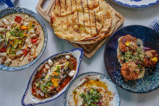 Field’s presents a Mediterranean spread, featuring classic hummus with harissa oil, grilled halloumi and warm naan, lobster and crab stuffed dolmas with spiced shakshuka and fennel, sofrito house whipped ricotta with truffle honey, aleppo pepper and za’atar, Alaskan Snow crab cake with Moroccan tabouli and harissa remoulade grilled za’atar garlic naan bread.