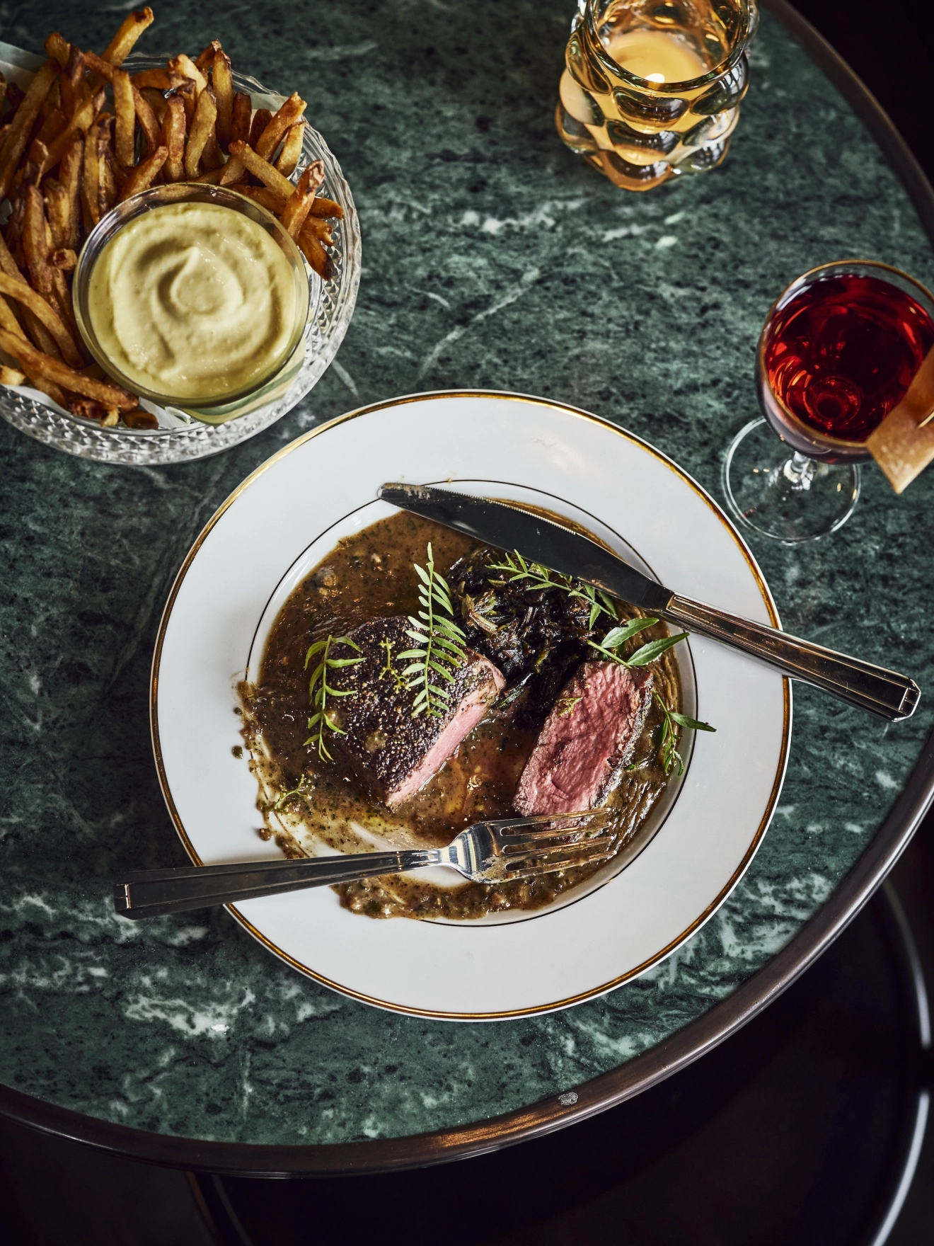 JouJou_Steak_aux_Poivres_credit_Kelly_Puleio