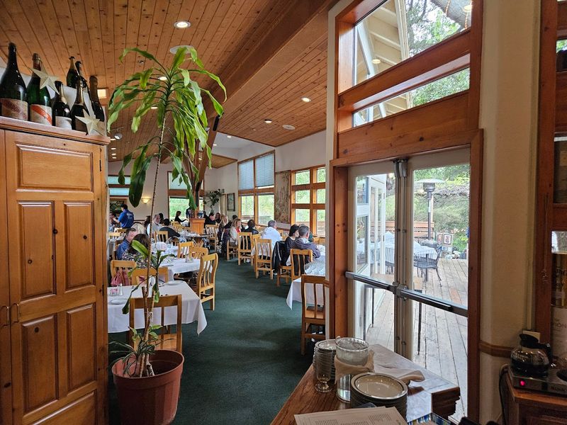 This California spot is known for its incredible French onion soup 13 Making Reservations and Planning Your Visit