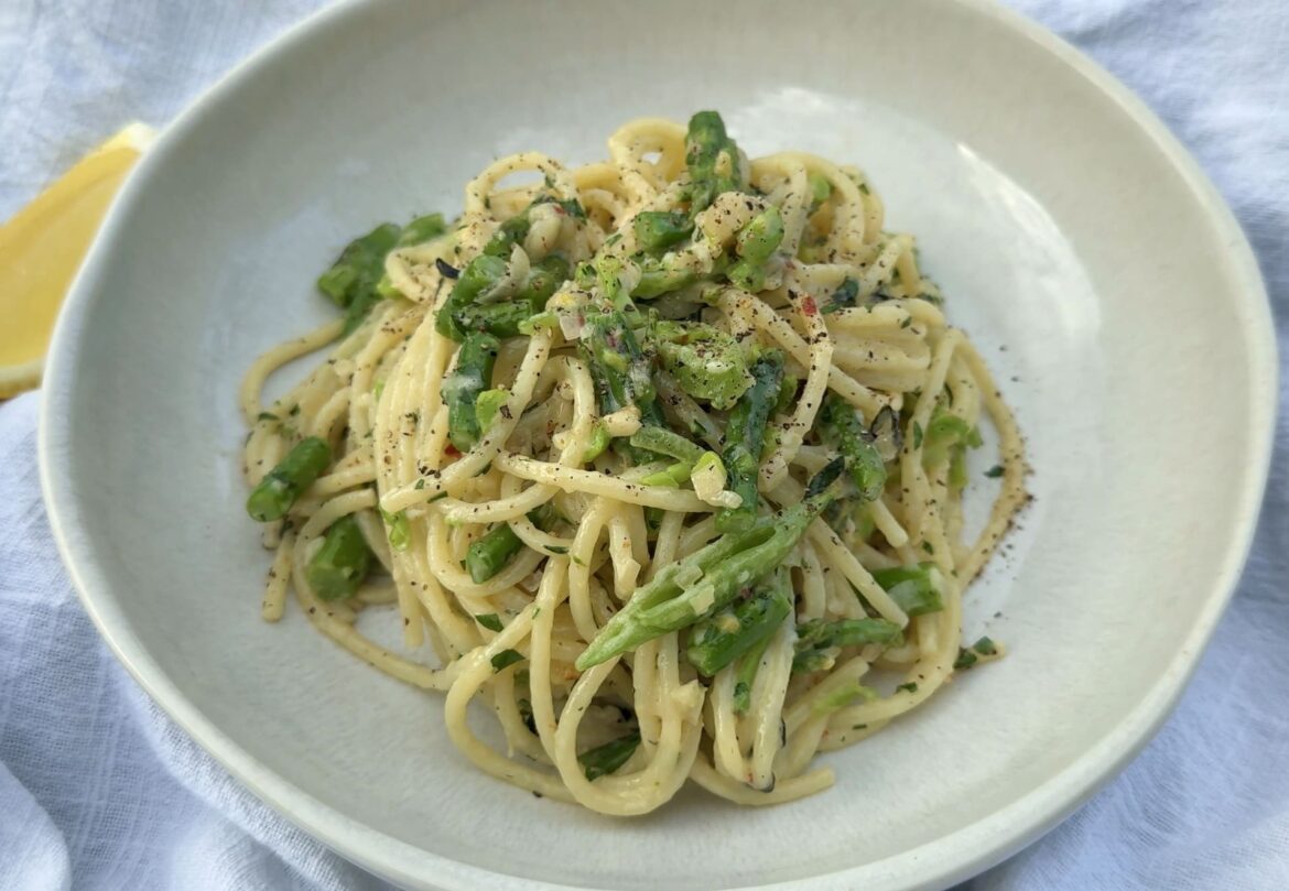 Asparagus and Sacramento spring vegetables for pasta primavera