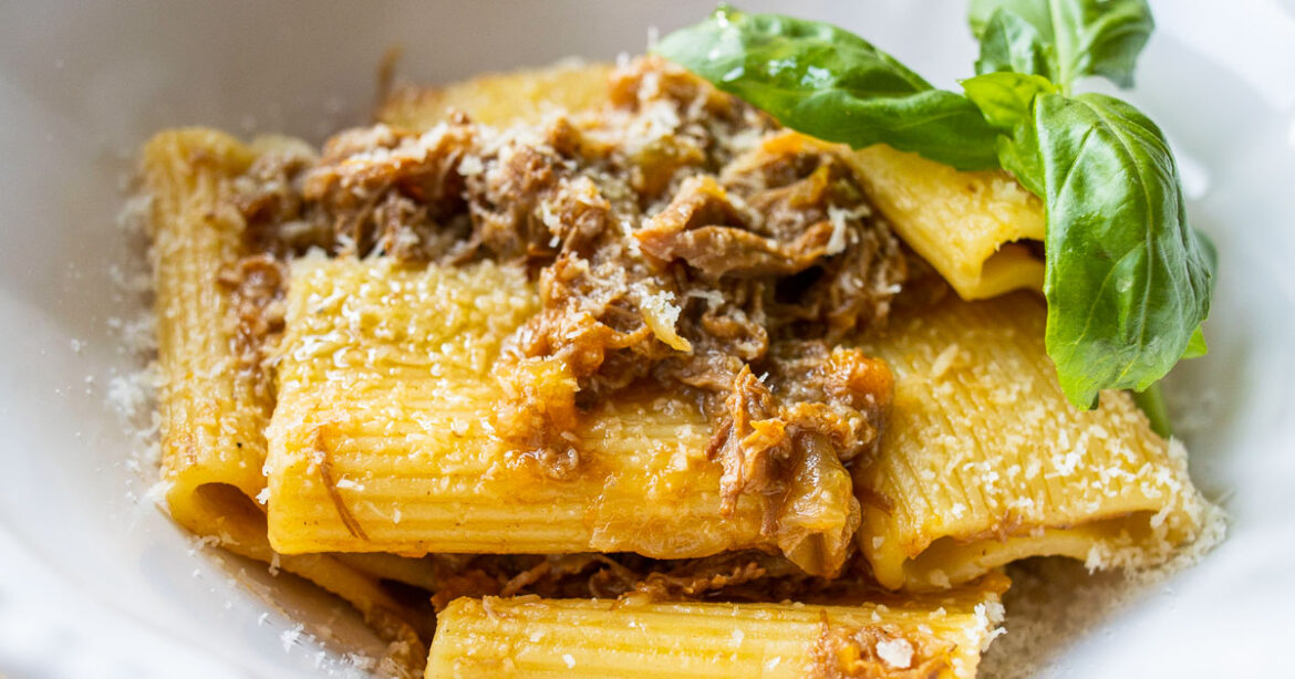 Pasta alla Genovese (A Neapolitan Classic) Pasta alla Genovese (A Neapolitan Classic)