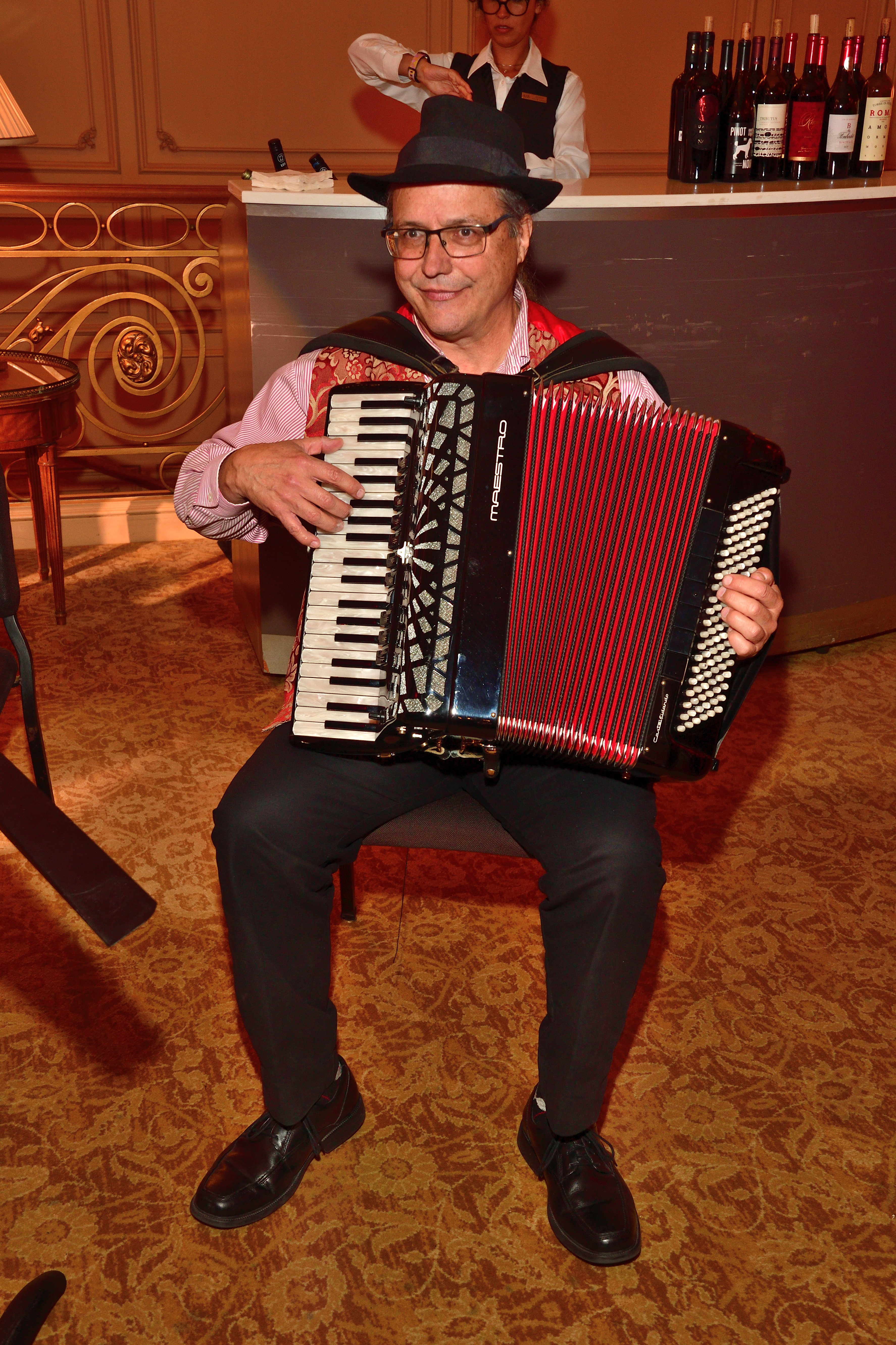 Mark Danisovsky entertains during the reception (Vincent Andrunas)