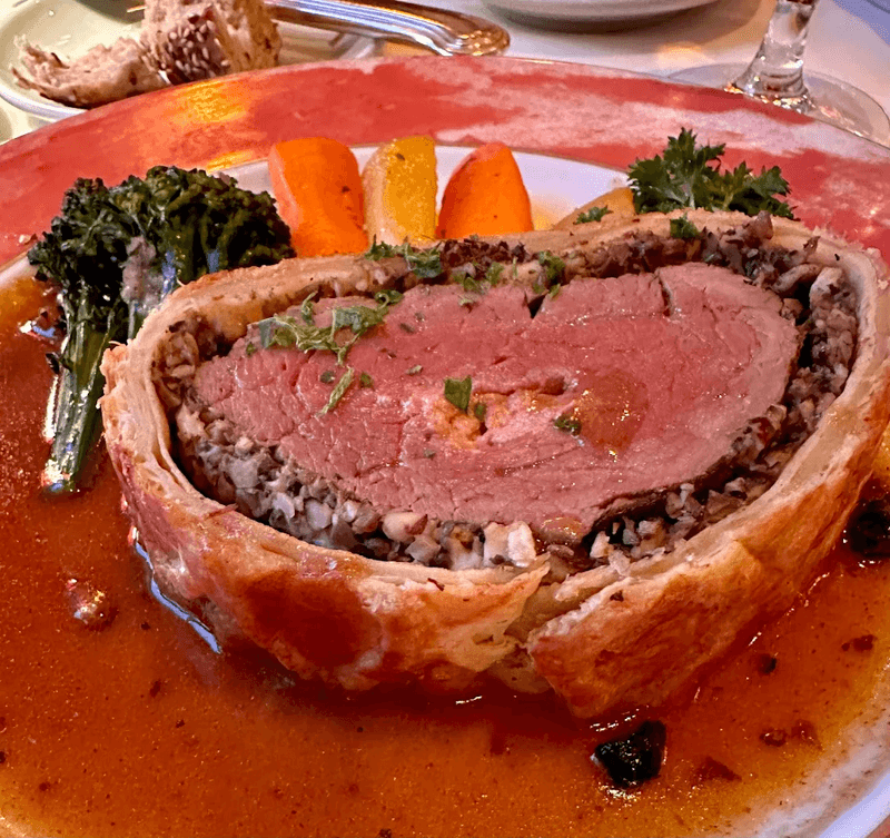 Beef Wellington That Turns Heads Across the Dining Room