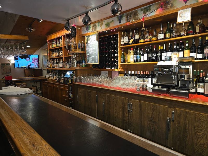 This California spot is known for its incredible French onion soup 9 The Warm, Cozy Bar Area