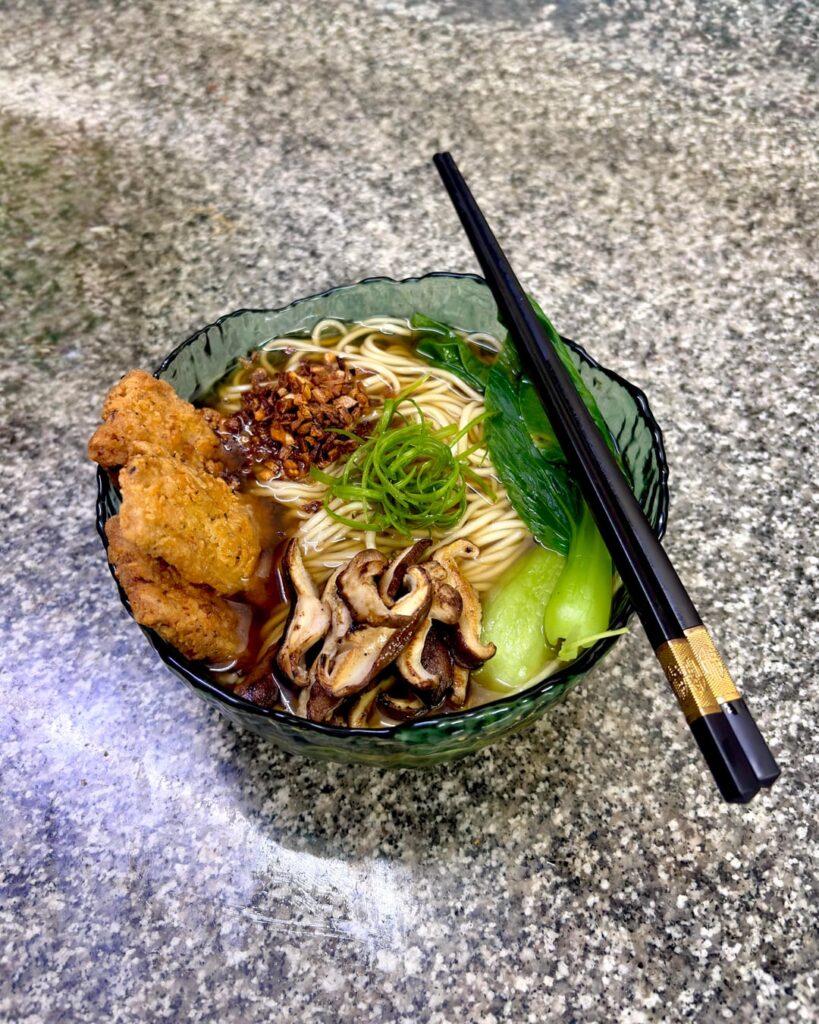 Hello from india! Presenting you my attempt at a bowl of shoyu tare ramen. 🍜