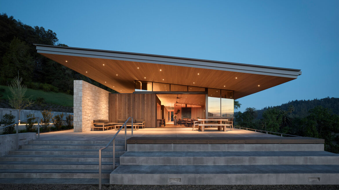 Bohlin Cywinski Jackson creates "relaxed" wine tasting room