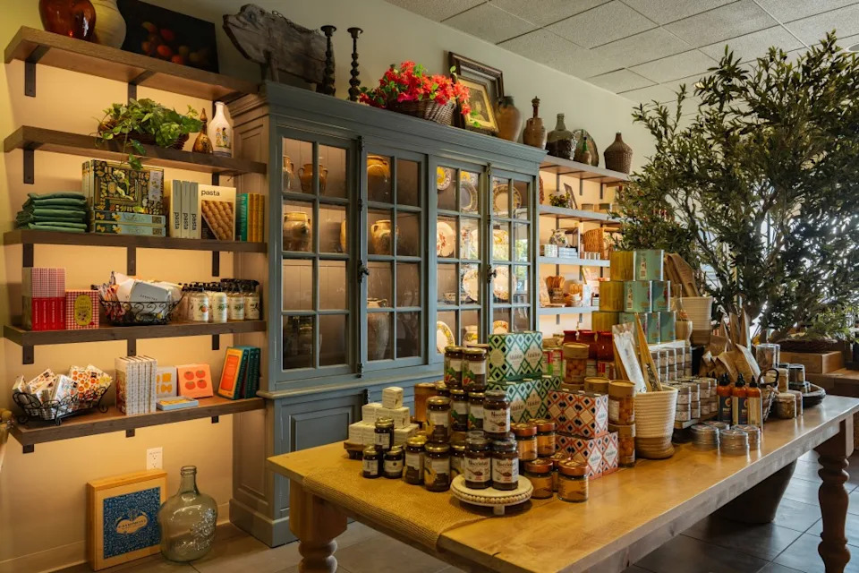 Pastaria Vivi officially opened in Encinitas, offering fresh pasta, ready-to-cook meals and specialty Italian goods under one roof. (Credit: Kimberly Motos)