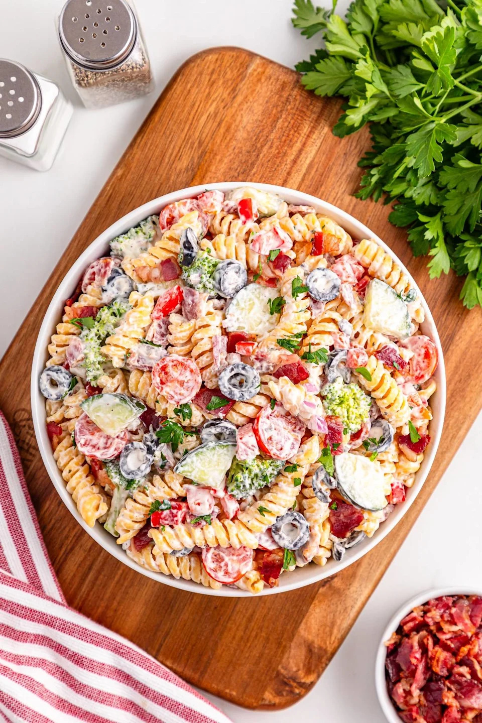 Bacon Ranch Pasta Salad - Photo Credit: xoxoBella.