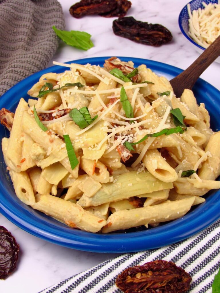 Lemon Hummus Pasta With Artichokes & Sun-Dried Tomatoes