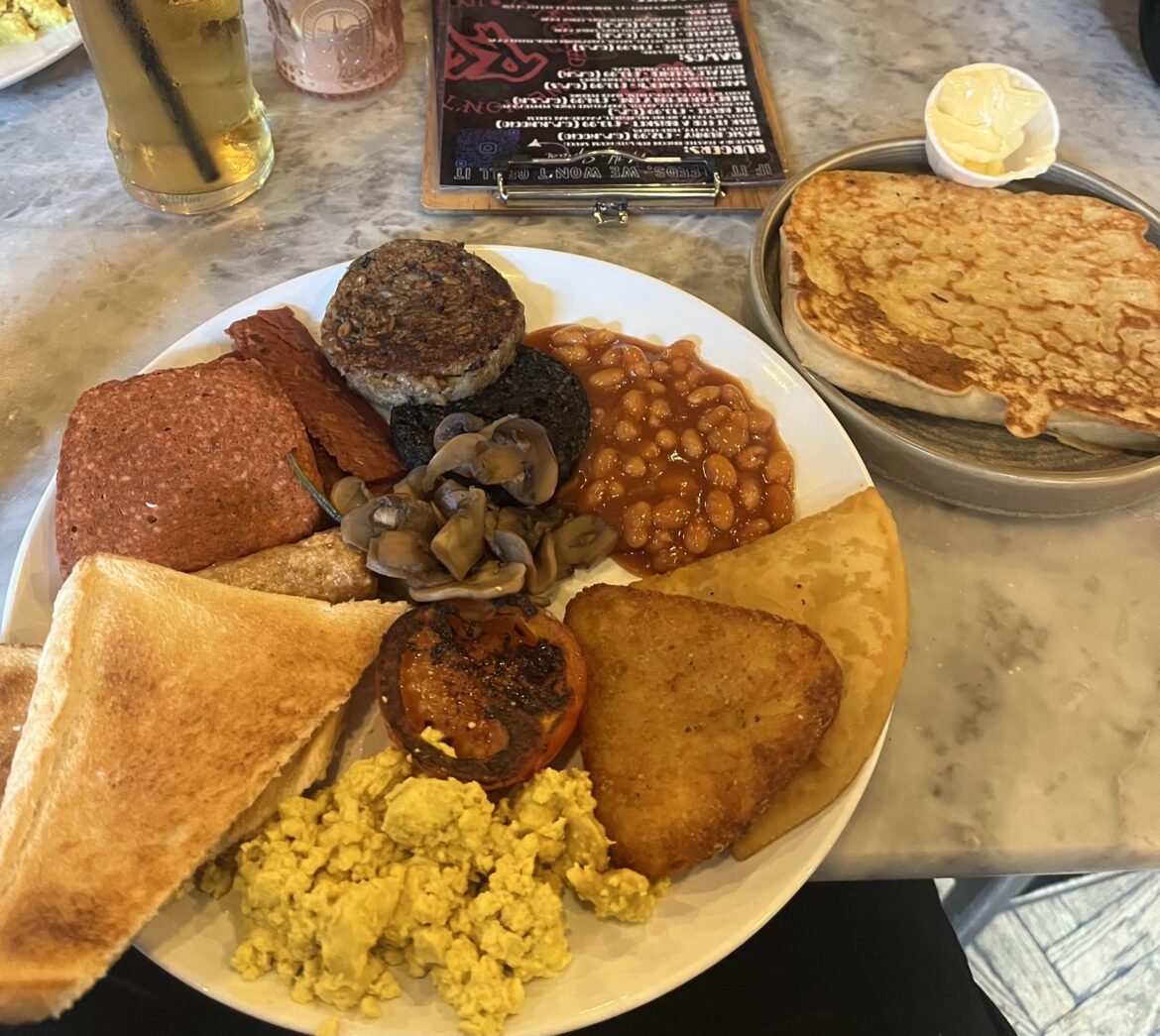 Vegan pub breakfast