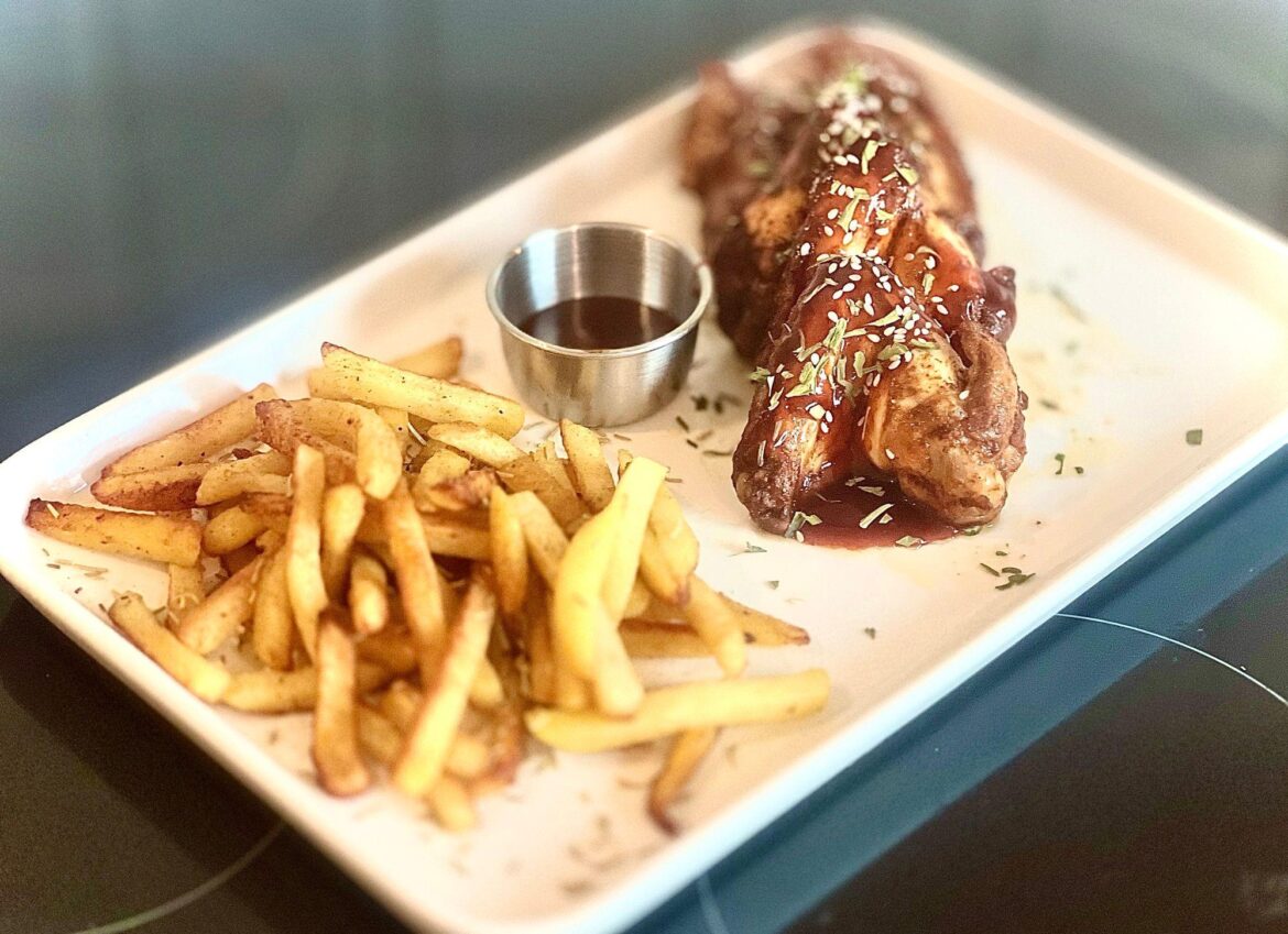 homemade bbq wings with fries