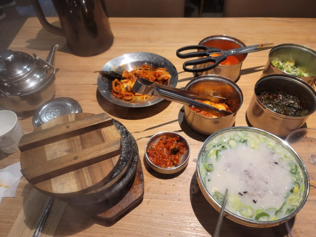 Seolleongtang (Korean ox bone soup)