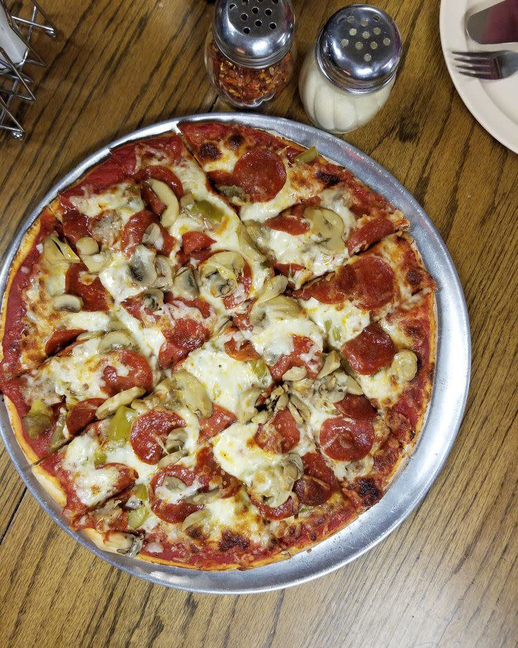 Alfano's Pizza | Rock Island, Illinois