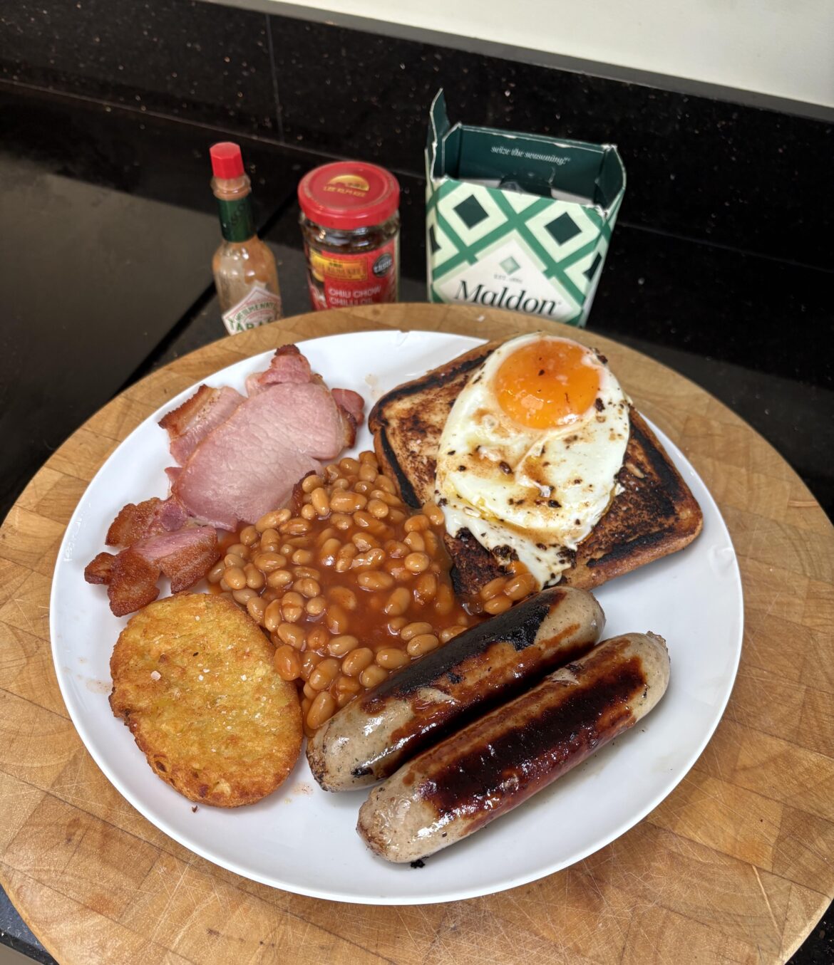 Following yesterdays post about tobacco on a breakfast, had some interesting comments about eggs cooked in chilli oil, so I gave it a go