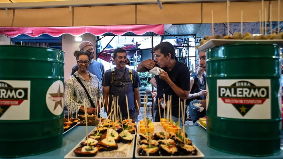 The spritzes and carbonaras that ate Italy: Tourism restaurants and a local push back