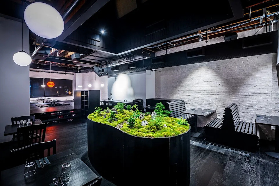 The upstairs level at Tonari. | <a href="https://www.reylopezphoto.com/" rel="nofollow noopener" target="_blank" data-ylk="slk:Rey Lopez for Tonari;elm:context_link;itc:0;sec:content-canvas" data-yga="{"yLinkElement":"context_link","yModuleName":"content-canvas","yLinkText":"Rey Lopez for Tonari"}" class="link ">Rey Lopez for Tonari</a>