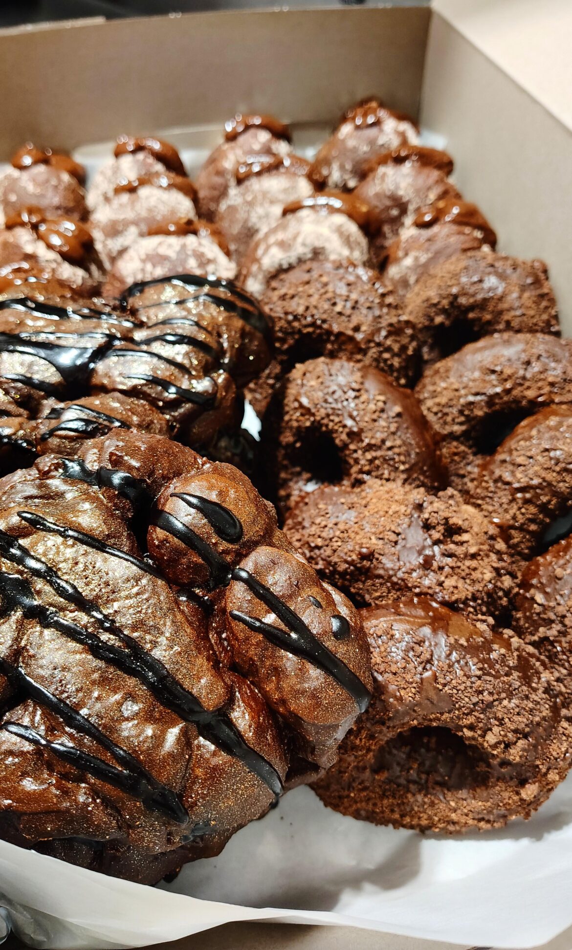 Made an assortment of chocolate doughnuts 😋