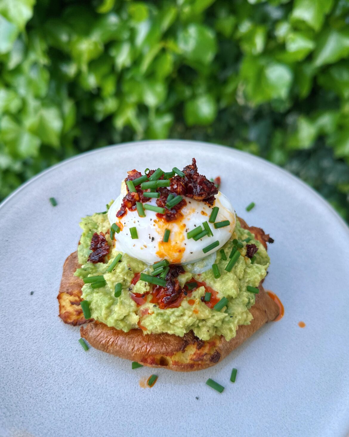[OC] Avo and egg on crispy smashed potato