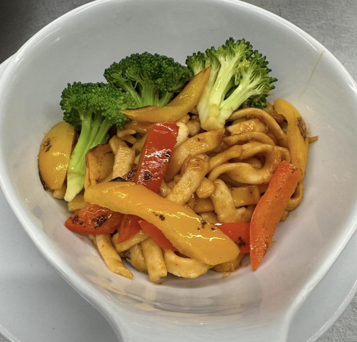 Garlic tagliatelle with Mongolian sauce