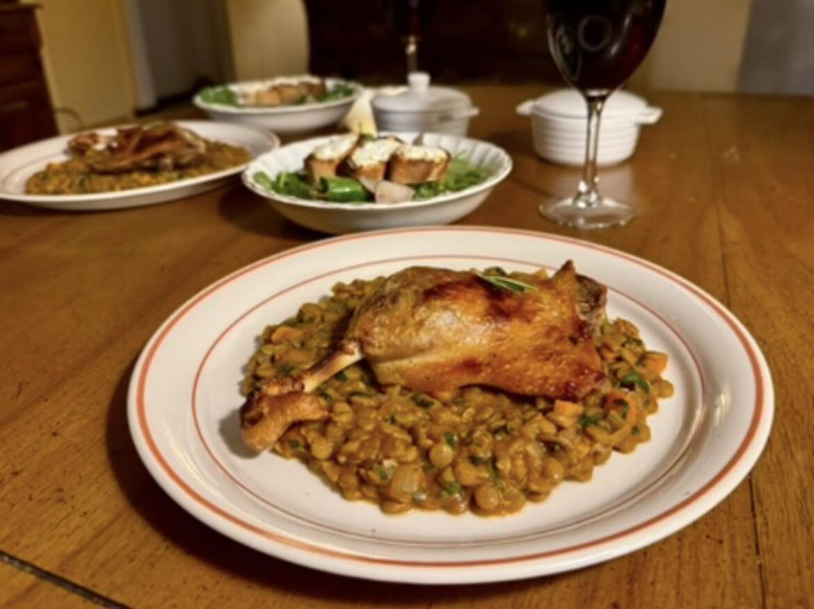 [Homemade] Duck Confit, French Lentil Ragout, Salade de Chèvre Chaud.