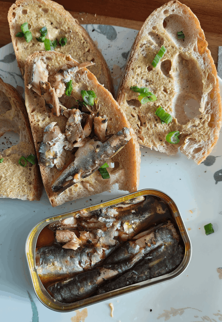 I got into baking my own sourdough last year and this is has got to be my favorite deen meal at the moment. Had the Mabuti tin with a few half slices and a little dijon for lunch yesterday, it was delicious.