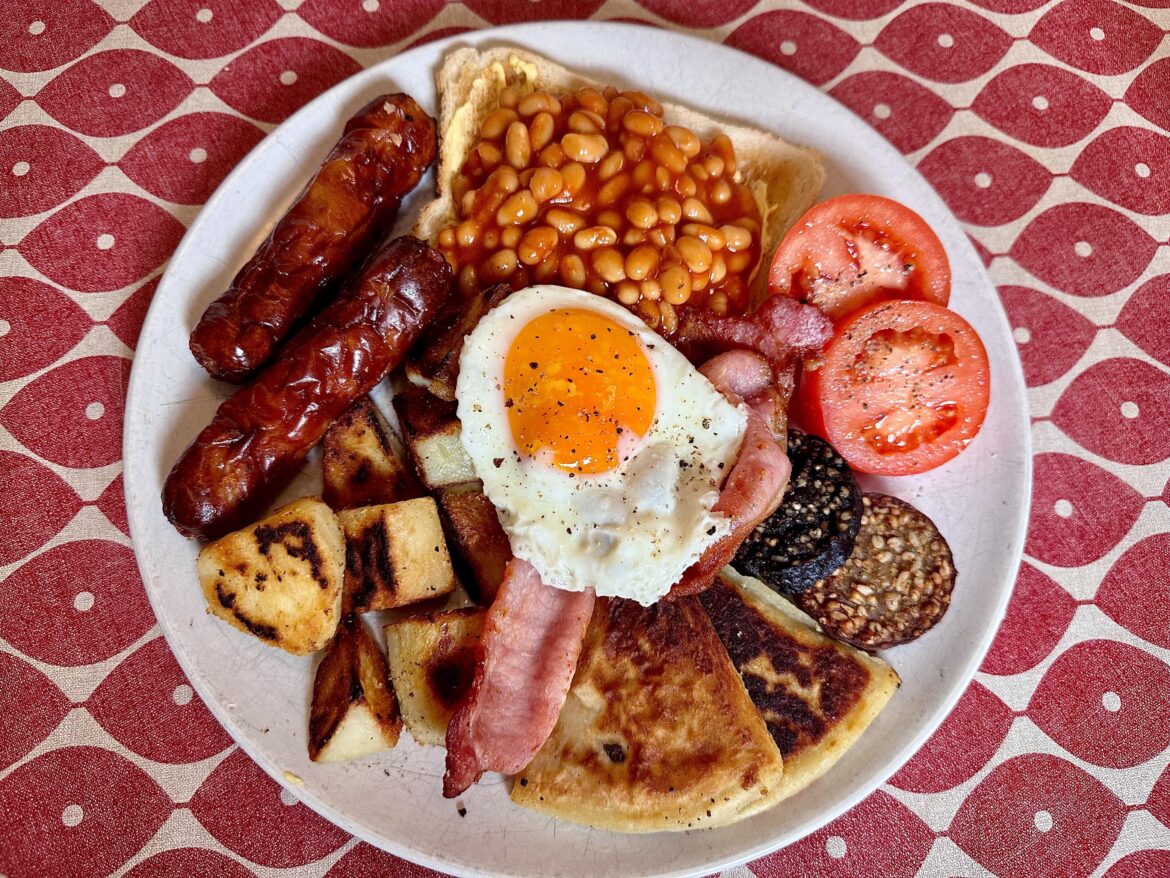 Today’s offering 😁 and yes the tomato is raw just as nature intended 🍅