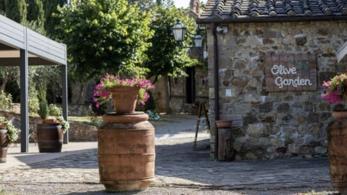 The Truth About Olive Garden's Infamous Italian Cooking School