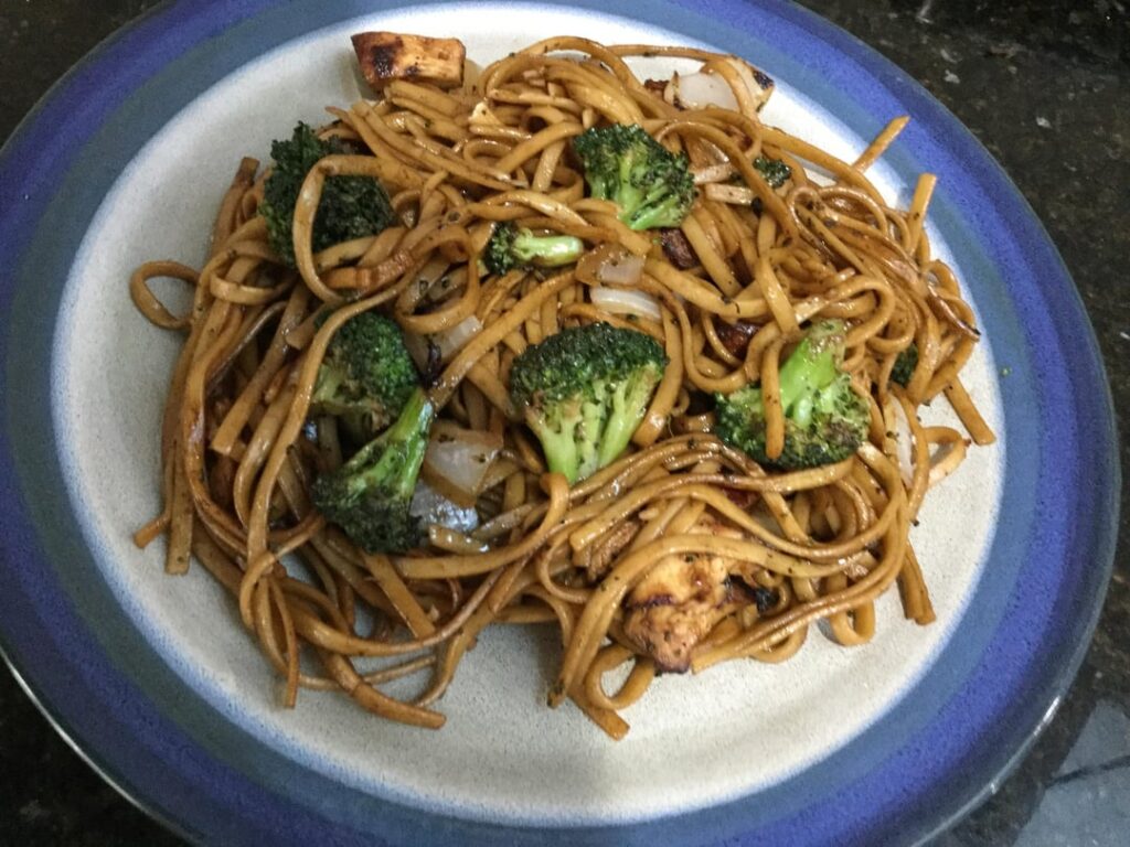 Vegetable & Chicken Lo Mein