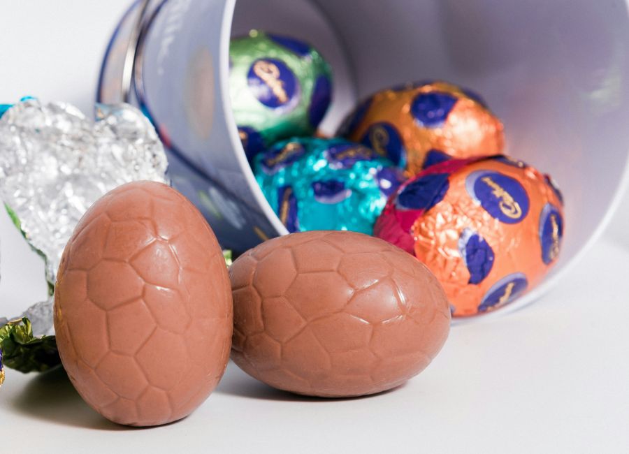 <who>Photo credit: Melissa Walker Horn on Unsplash</who> It's tricky to pair wine and milk chocolate, but it can be done.