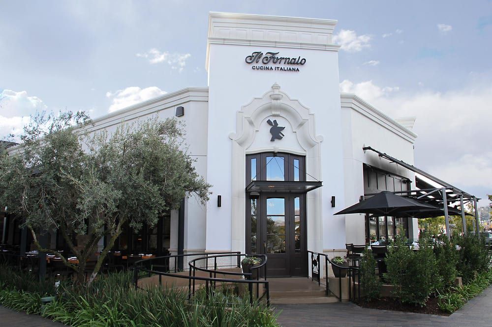 an Il Fornaio restaurant exterior