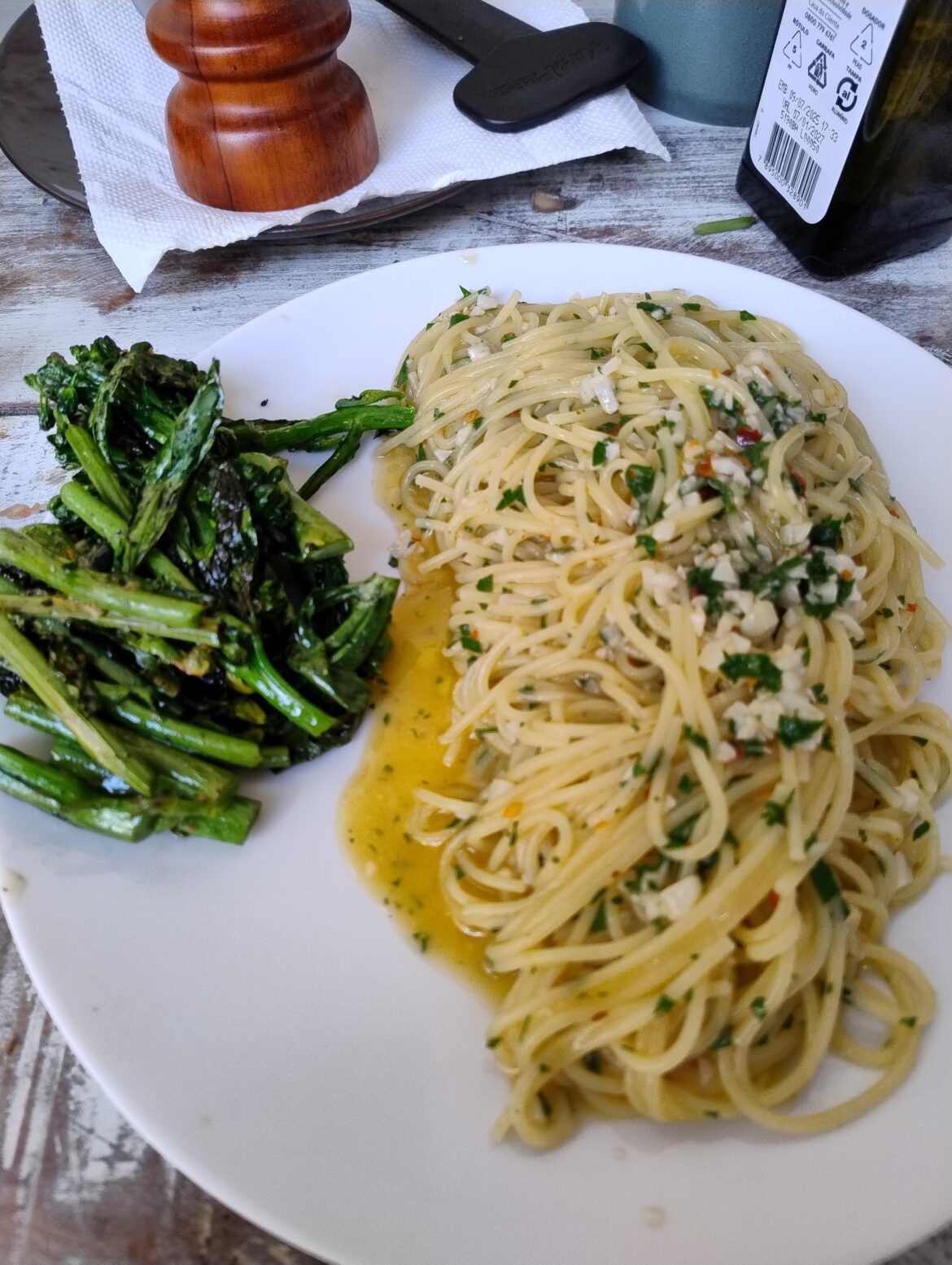 Aglio e Olio + Brocollini