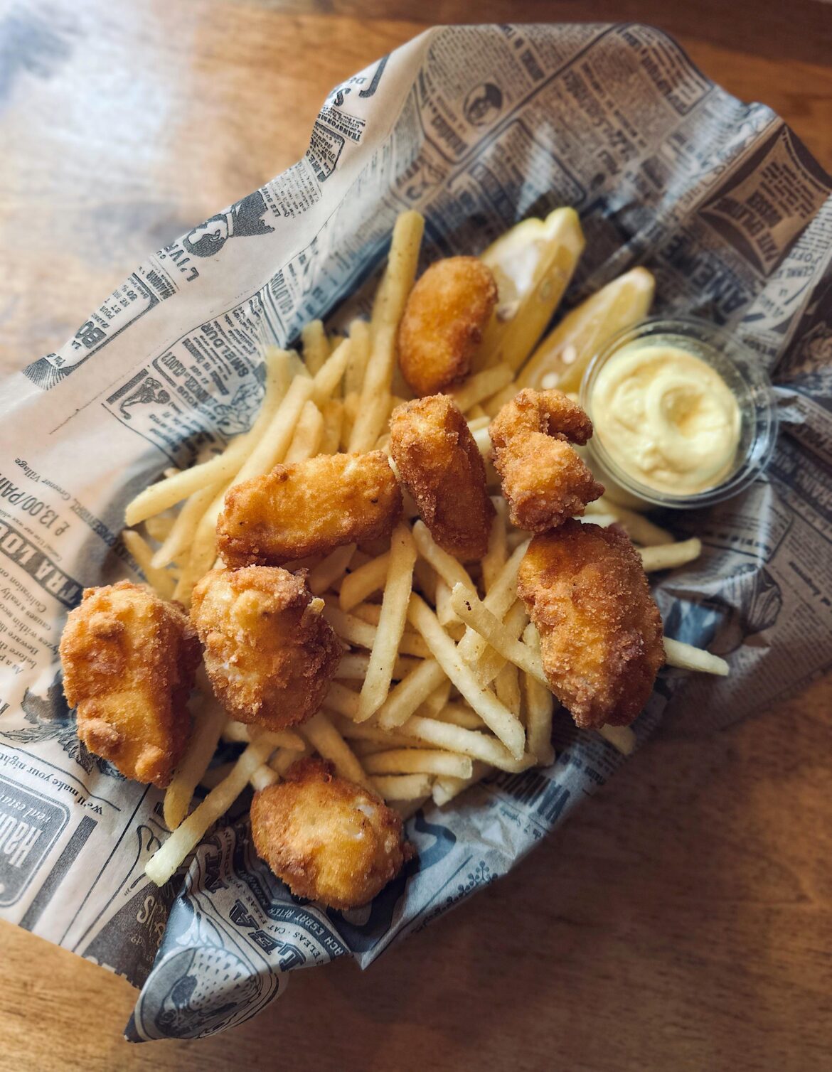 Cod in cornbread, fries and lemon mayonnaise