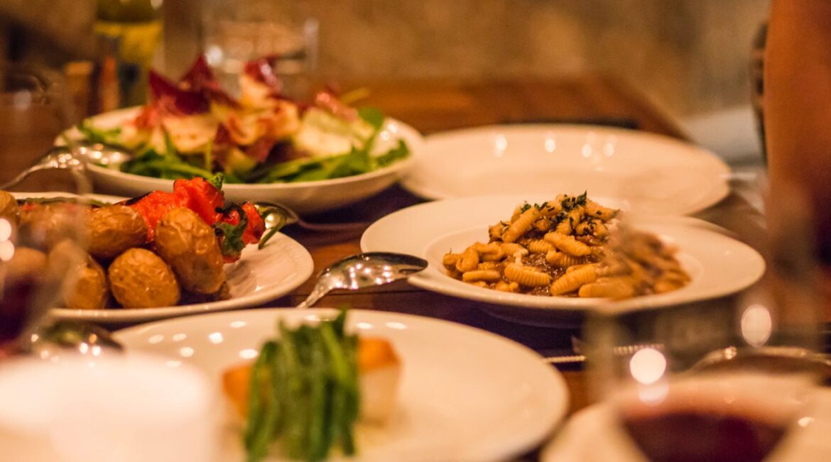 Quebec logo white text