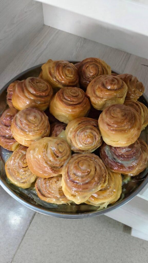 [Homemade] Nothing beats the smell of fresh cinnamon rolls in the morning