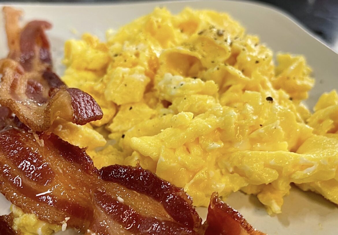 Scrambled eggs - breakfast at midnight