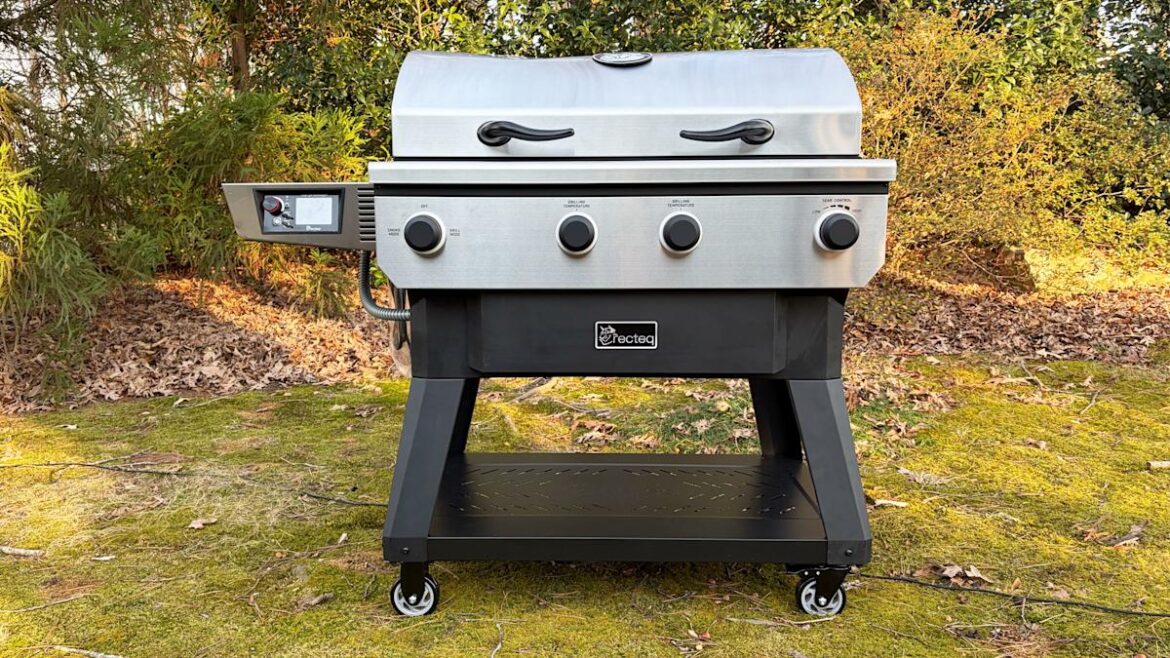 Recteq X-Fire Pro 825 review: A smart grill that pulls double duty