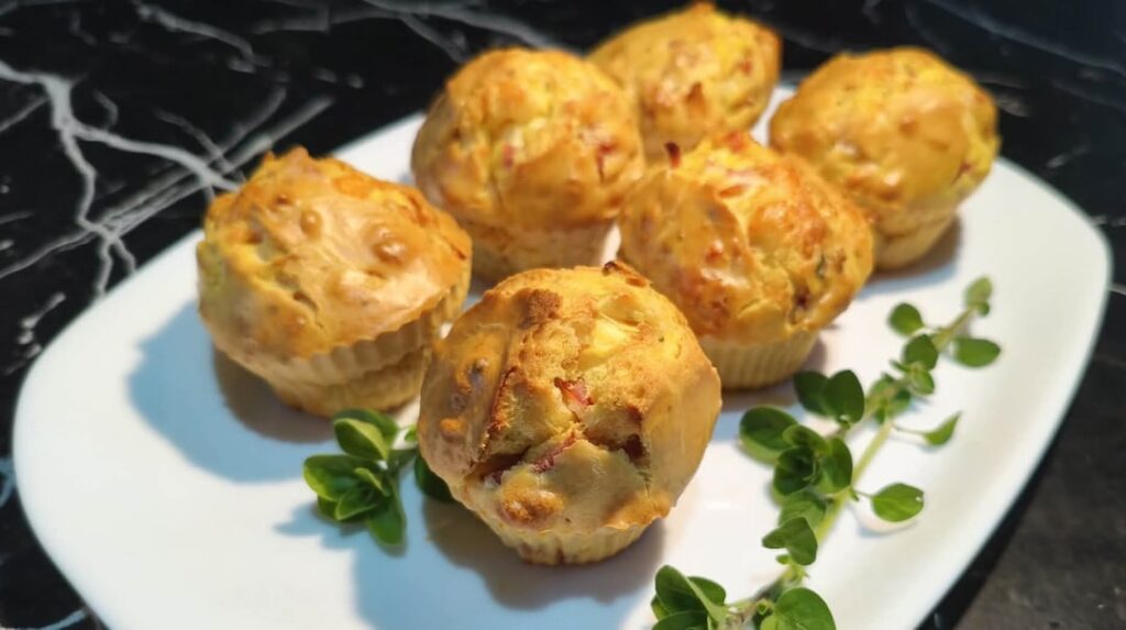 Pizza muffins