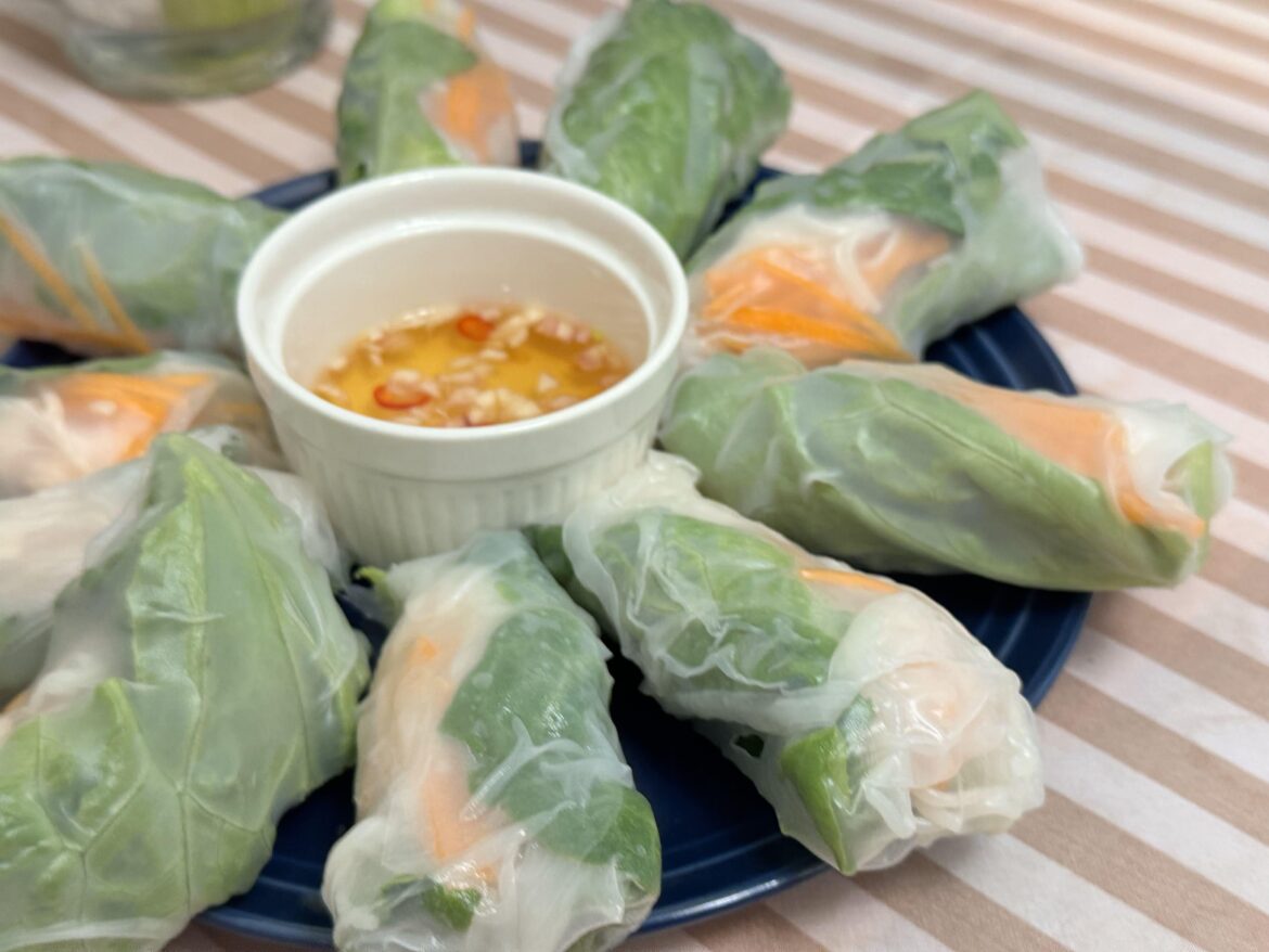 Low Calorie Vietnamese Rice Paper Rolls (Goi Cuon)